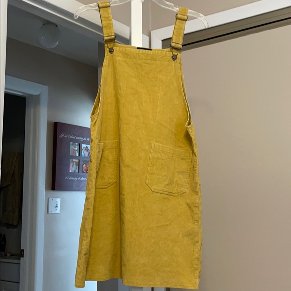 Yellow dress